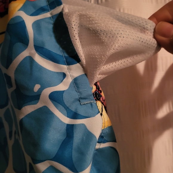 Deadpool swim trunks,with rubber ducks. Very cool, will get tons of compliments - Picture 4 of 6